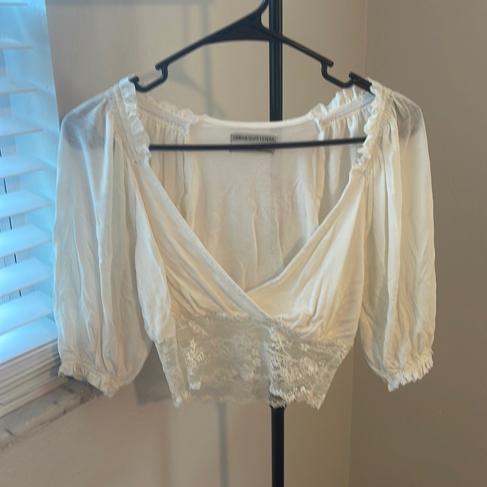 Small urban outfitters crop